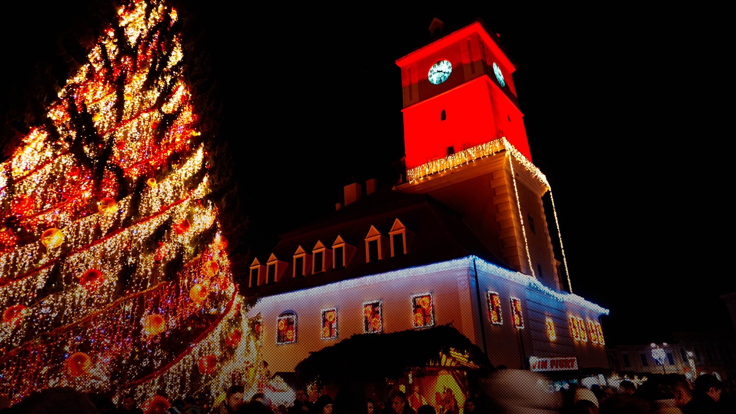 The Christmas markets in the Brasov town square